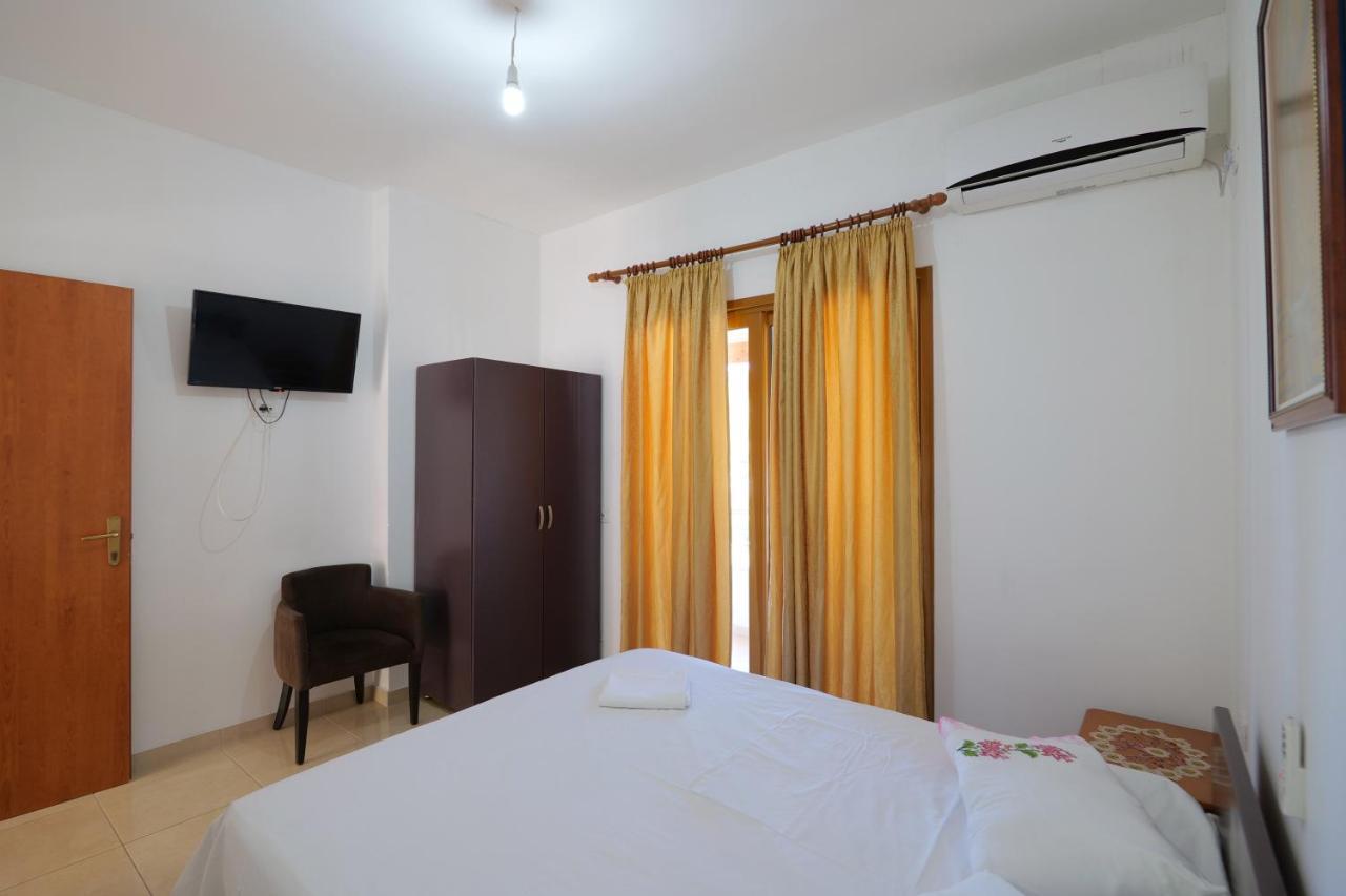 Arijons Apartments Sarande Exterior photo